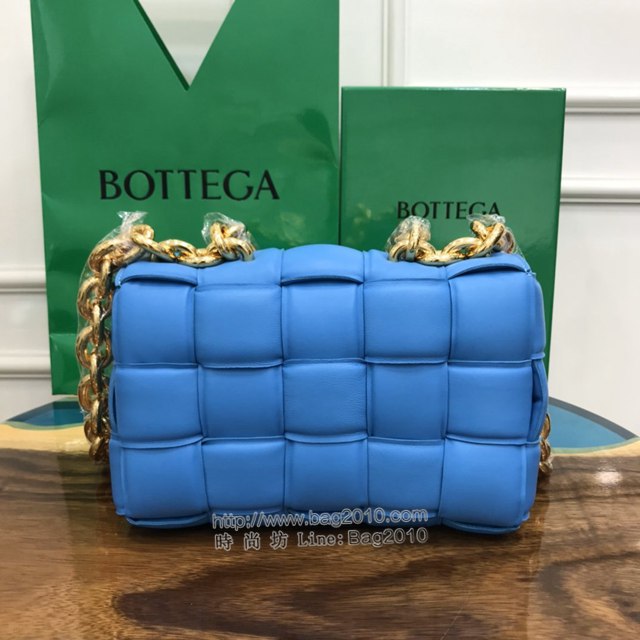 Bottega veneta高端女包 96008泳池藍 寶緹嘉新款枕頭鏈條包 BV大金鏈子小羊皮枕頭包  gxz1177